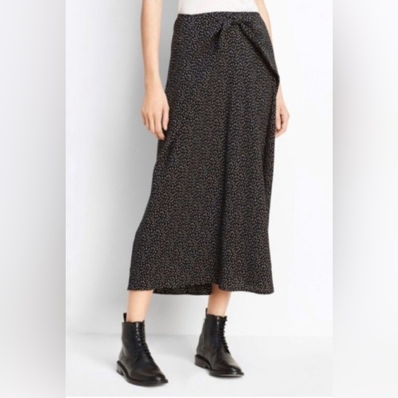 Vince Women's Size 6 Silk Black Celestial Polka Dot Wrap Tie Front Midi Skirt - Picture 13 of 16